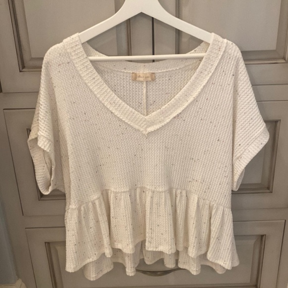 alterd state flowy top with specks of color